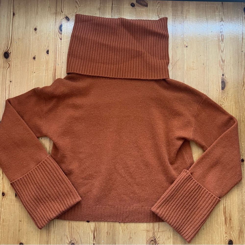 NAADAM Terracotta Cashmere Turtleneck Sweater with Cropped Design